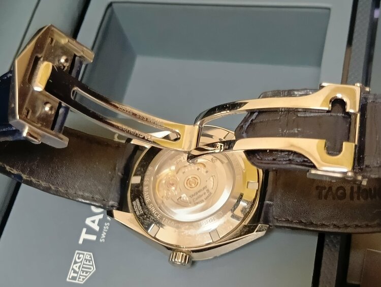 タグホイヤー カレラ キャリバー5WBN2012.FC6502（高級時計）の商品画像 - 査定依頼日：2026年3月23日 - 最高査定価格：240,000円