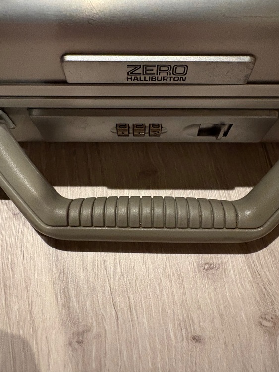 ゼロハリ　バック（ブランドバッグ）の商品画像 - 査定依頼日：2025年10月21日 - 最高査定価格：2,200円