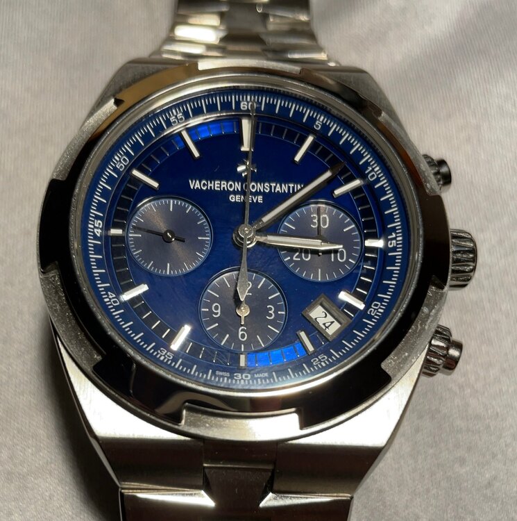 ヴァシュロン コンスタンタン オーヴァーシーズ V550（高級時計）の商品画像 - 査定依頼日：2025年4月7日 - 最高査定価格：3,300,000円