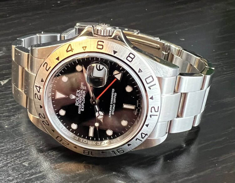 ロレックス エクスプローラー エクスプローラー2 16570 黒文字盤 2009年Vばを（高級時計）の商品画像 - 査定依頼日：2025年4月6日 - 最高査定価格：1,100,000円