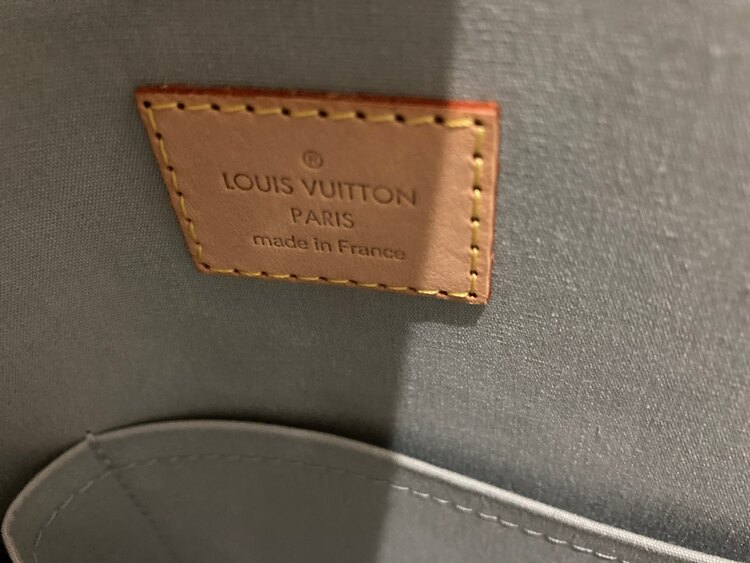 ヴェルニ（ブランドバッグ）の商品画像 - 査定依頼日：2025年5月18日 - 最高査定価格：30,000円