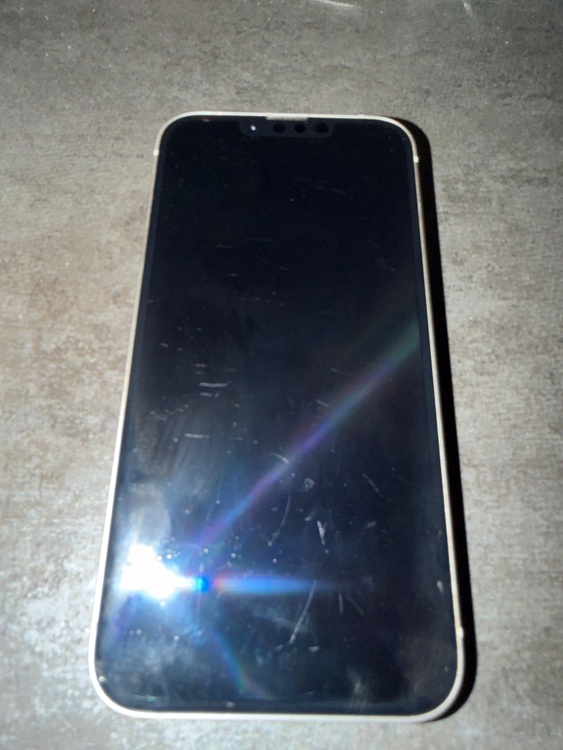 iPhone14（スマホ）の商品画像 - 査定依頼日：2026年1月15日 - 最高査定価格：49,000円