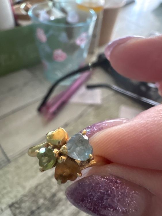 石が乗ってます（金・貴金属）の商品画像 - 査定依頼日：2025年8月20日 - 最高査定価格：20,000円