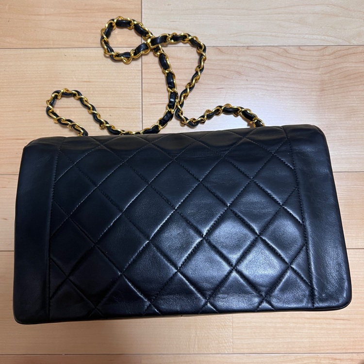 黒　ショルダー（ブランドバッグ）の商品画像 - 査定依頼日：2025年8月29日 - 最高査定価格：400,000円