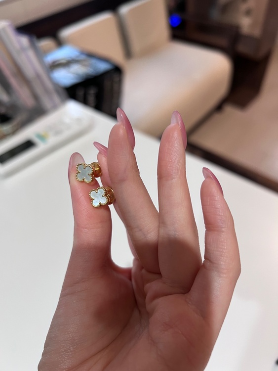 ヴァンクリーフ　ピアス（金・貴金属）の商品画像 - 査定依頼日：2025年12月4日 - 最高査定価格：320,000円