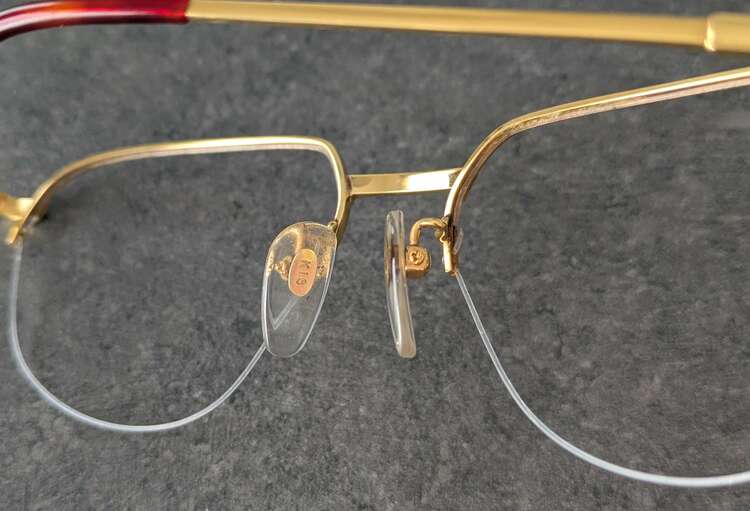 メガネフレーム Burberrys627k k18 （金・貴金属）の商品画像 - 査定依頼日：2025年4月12日 - 最高査定価格：130,000円