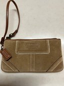 コーチ　ポーチ（ブランド財布・小物）の商品画像 - 査定依頼日：2023年10月9日 - 最高査定価格：1,000円