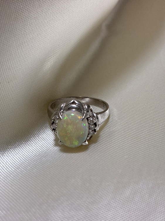 天然オパール1.68 脇石ダイヤモンド0.09 指輪（金・貴金属）の商品画像 - 査定依頼日：2026年3月21日 - 最高査定価格：35,000円