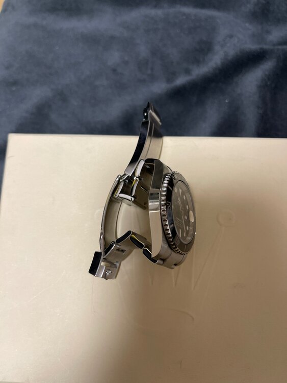 ロレックス サブマリーナー 116610Ln（高級時計）の商品画像 - 査定依頼日：2025年2月1日 - 最高査定価格：1,650,000円