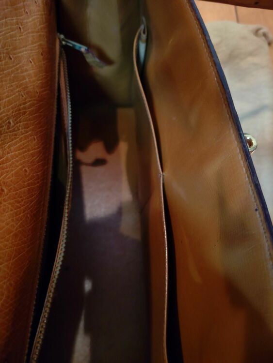 オーストリッチケリーバッグ（ブランドバッグ）の商品画像 - 査定依頼日：2025年8月7日 - 最高査定価格：2,000,000円