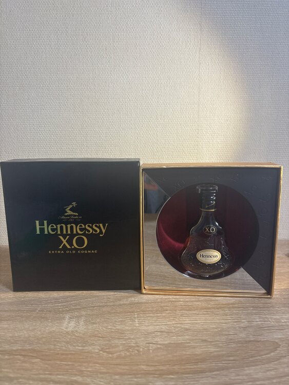 ヘネシーxo（お酒）の商品画像 - 査定依頼日：2025年4月20日 - 最高査定価格：500円