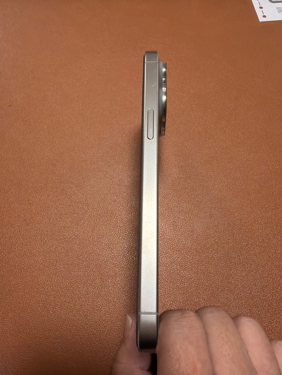 iPhone 15 Pro Max 512GB docomo（スマホ）の商品画像 - 査定依頼日：2026年3月11日 - 最高査定価格：106,000円