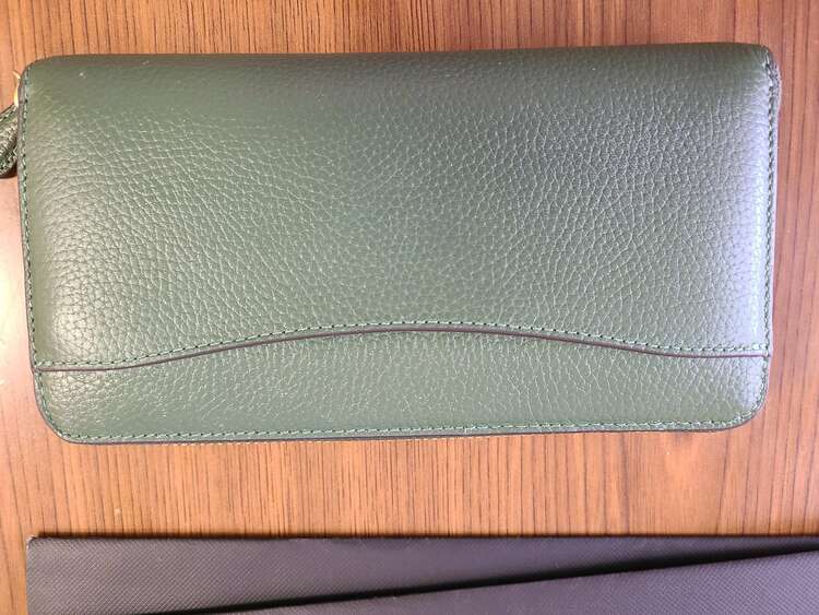 CR548（ブランド財布・小物）の商品画像 - 査定依頼日：2025年5月8日 - 最高査定価格：1,500円