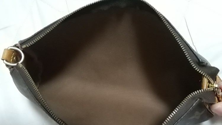 ルイ・ヴィトン モノグラム エヴァ M95567（ブランドバッグ）の商品画像 - 査定依頼日：2022年4月23日 - 最高査定価格：80,000円