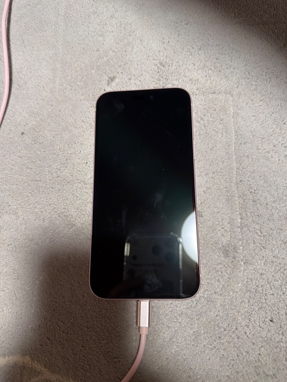 iPhone iPhone 15 Plus 256GB Softbank（スマホ）の商品画像 - 査定依頼日：2026年7月16日 - 最高査定価格：80,000円