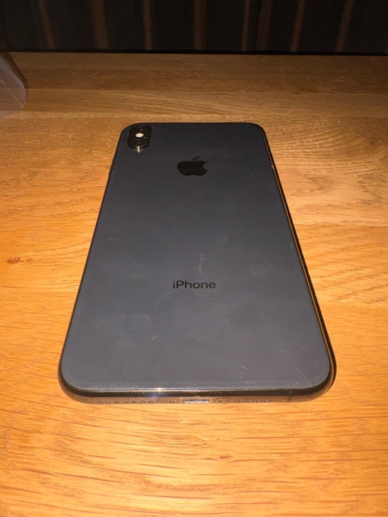 iPhone iPhoneXS Max 256GB docomo（スマホ）の商品画像 - 査定依頼日：2026年6月18日 - 最高査定価格：12,000円