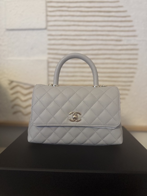 品番A92990 2025 ココハンドル24 アイスグレー（ブランドバッグ）の商品画像 - 査定依頼日：2026年2月26日 - 最高査定価格：620,000円