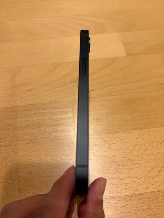 iPhone17e（スマホ）の商品画像 - 査定依頼日：2026年6月26日 - 最高査定価格：61,000円