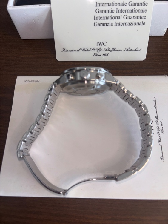 IWC アイダブリューシー IWC GSTクロノグラフ 39mm IW37071（高級時計）の商品画像 - 査定依頼日：2025年9月8日 - 最高査定価格：350,000円