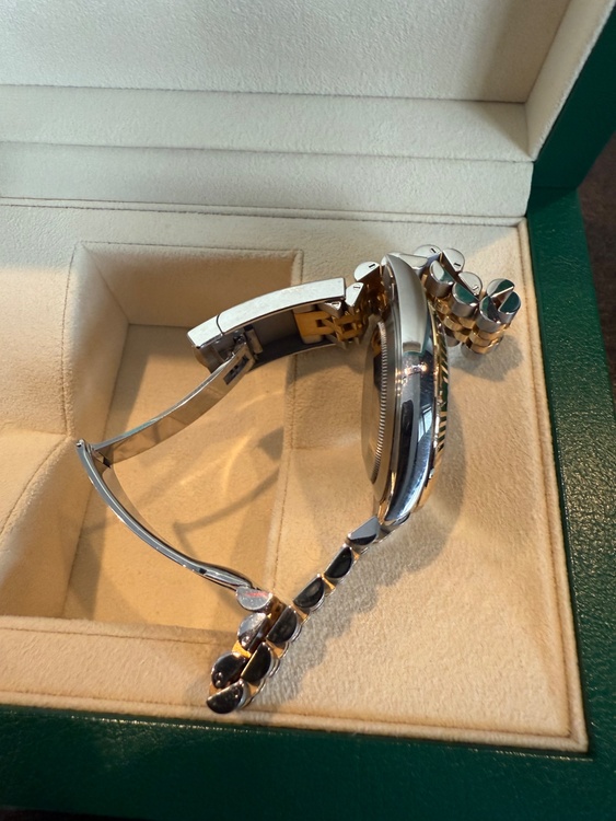 ロレックス デイトジャスト 126333（高級時計）の商品画像 - 査定依頼日：2025年12月13日 - 最高査定価格：2,700,000円