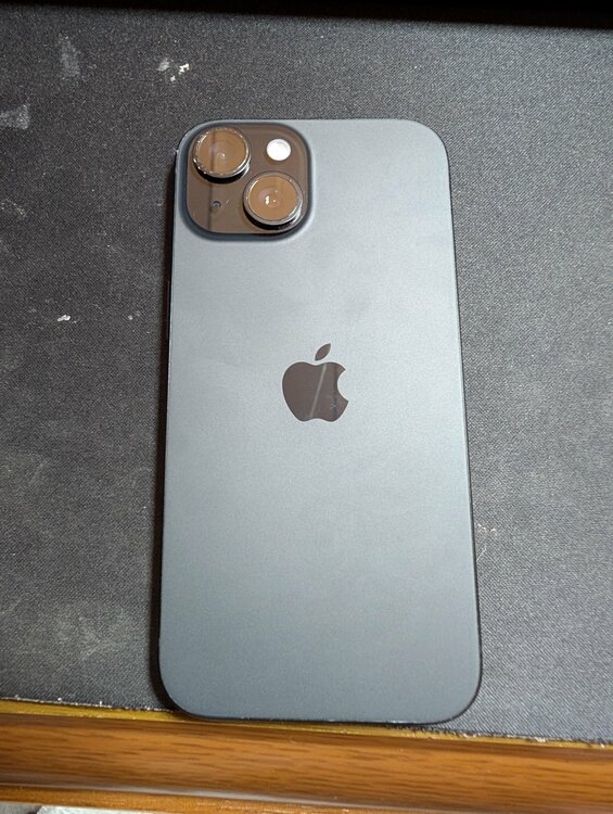 iPhone iPhone 15 128GB au（スマホ）の商品画像 - 査定依頼日：2026年6月12日 - 最高査定価格：53,000円