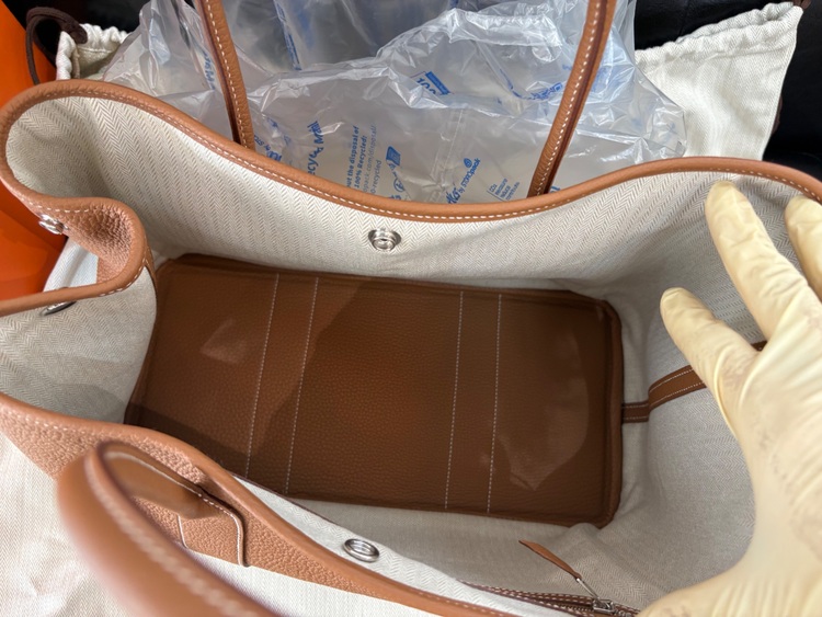 新品エルメスガーデンパーティー30K刻印ゴールド6/23購入品レザー（ブランドバッグ）の商品画像 - 査定依頼日：2025年6月24日 - 最高査定価格：650,000円