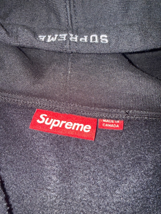 Supreme S Logo Zip Up Hooded Sweatshirt （スマホ）の商品画像 - 査定依頼日：2026年1月30日 - 最高査定価格：108,000円