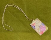 シグネチャー×フラワーIDカードケース（ブランド財布・小物）の商品画像 - 査定依頼日：2024年12月18日 - 最高査定価格：1,000円