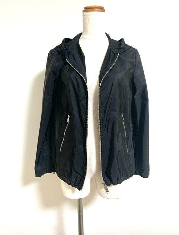 ナイロンブルゾン29Z597F0002NERO（古着・ファッション）の商品画像 - 査定依頼日：2025年4月19日 - 最高査定価格：8,000円