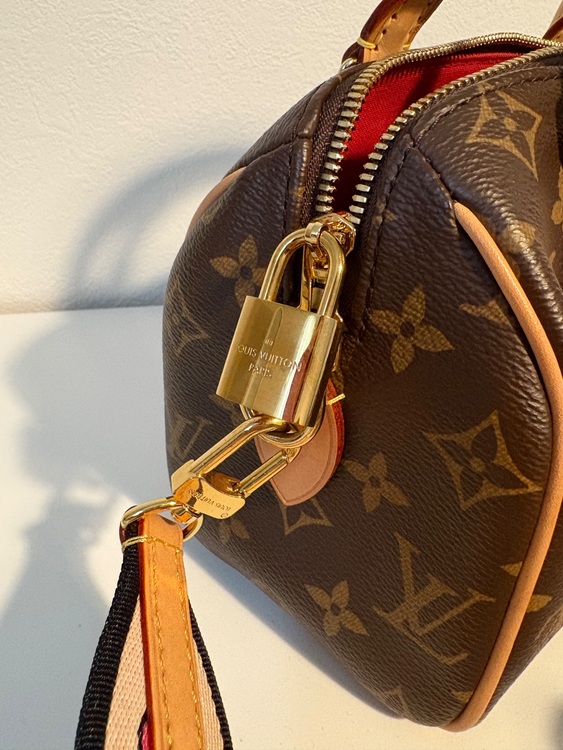 ルイヴィトン モノグラム （ブランドバッグ）の商品画像 - 査定依頼日：2025年10月6日 - 最高査定価格：250,000円