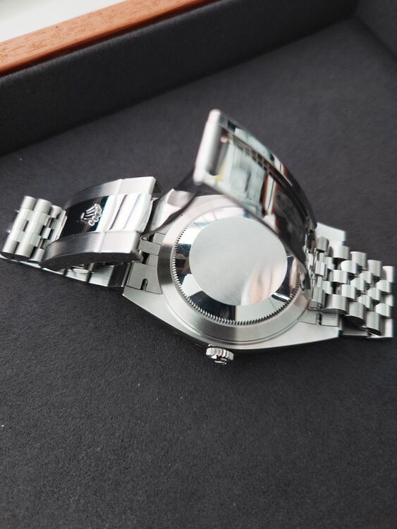 ロレックス デイトジャスト 126300（高級時計）の商品画像 - 査定依頼日：2025年7月28日 - 最高査定価格：1,500,000円