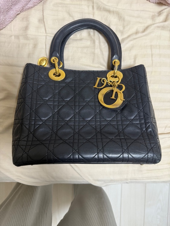 レディディオール　ミディアム　ラム（ブランドバッグ）の商品画像 - 査定依頼日：2025年8月28日 - 最高査定価格：150,000円