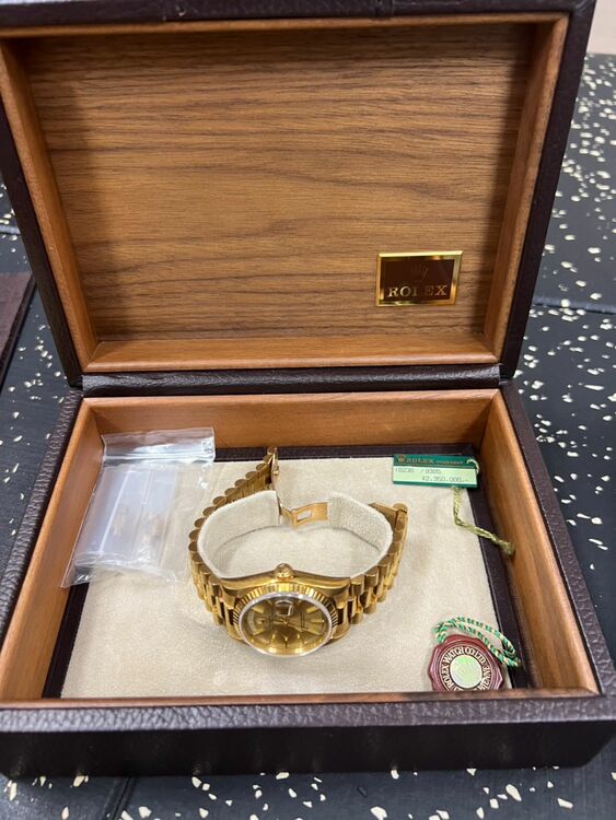 ロレックス デイデイト 1823（高級時計）の商品画像 - 査定依頼日：2025年8月11日 - 最高査定価格：2,700,000円
