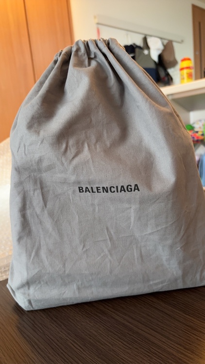 バレンシアガ  （ブランドバッグ）の商品画像 - 査定依頼日：2025年12月27日 - 最高査定価格：74,000円