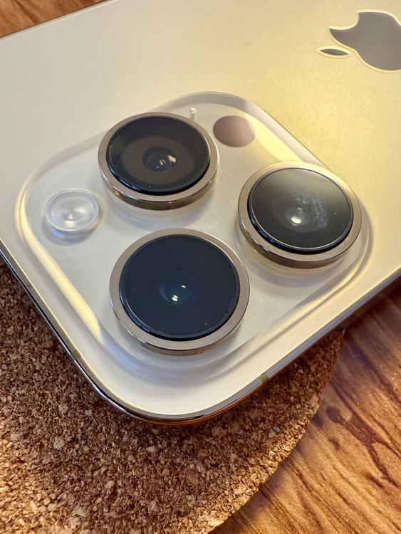 iPhone 14 Pro 128GB SIMフリー（スマホ）の商品画像 - 査定依頼日：2025年6月26日 - 最高査定価格：80,000円