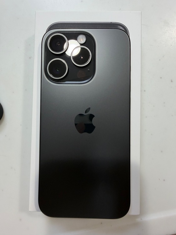 iPhone 15 Pro 128GB SIMフリー（スマホ）の商品画像 - 査定依頼日：2025年9月22日 - 最高査定価格：100,000円