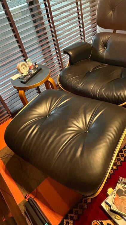 ハーマンミラー　イームズラウンジチェア&オットマン（家具・寝具）の商品画像 - 査定依頼日：2025年4月4日 - 最高査定価格：400,000円