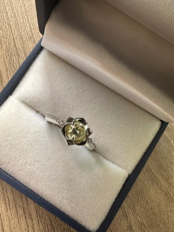 不明（宝石）の商品画像 - 査定依頼日：2025年5月16日 - 最高査定価格：50,000円