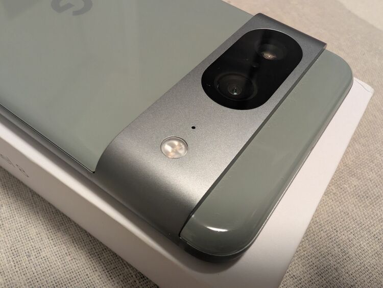 Google pixel 8 128GB Hazel（スマホ）の商品画像 - 査定依頼日：2025年10月28日 - 最高査定価格：26,000円