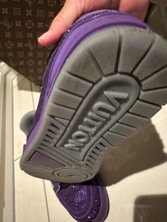 スニーカー（古着・ファッション）の商品画像 - 査定依頼日：2025年10月21日 - 最高査定価格：100,000円