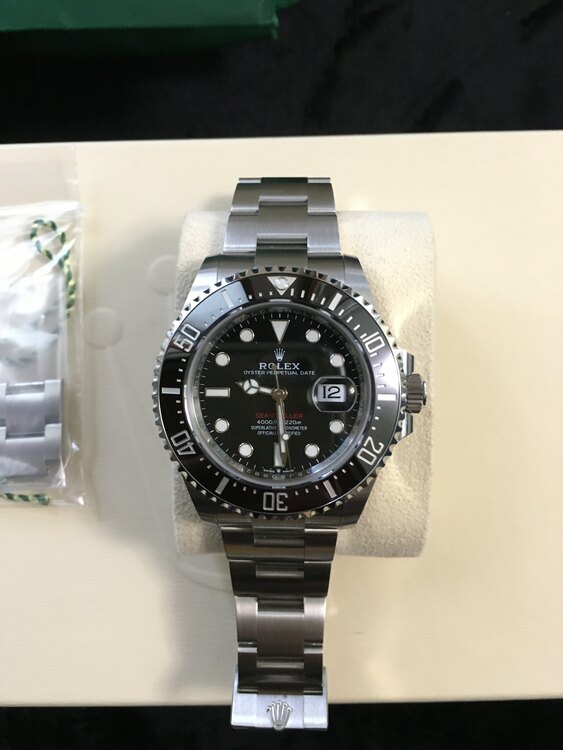 ロレックス シードゥエラー M126600-00（高級時計）の商品画像 - 査定依頼日：2025年5月7日 - 最高査定価格：1,750,000円