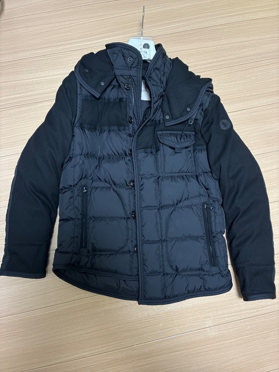 12818414yapz モンクレールダウン（古着・ファッション）の商品画像 - 査定依頼日：2026年1月18日 - 最高査定価格：10,000円