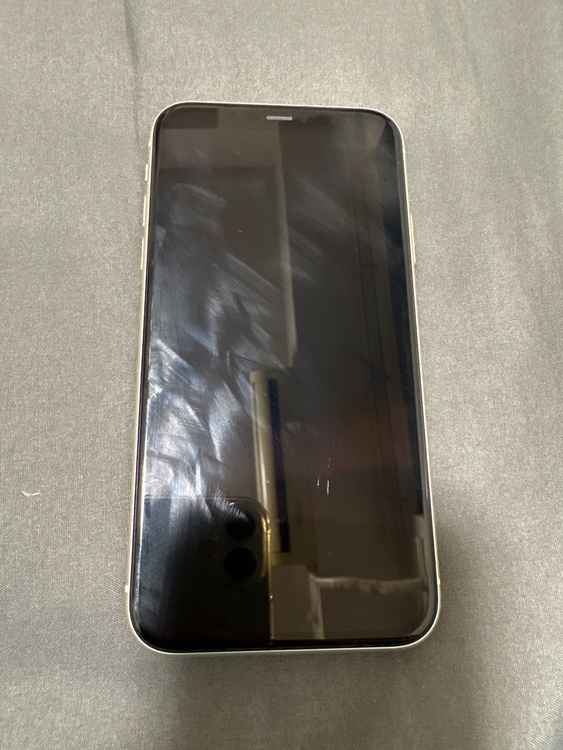 iPhone iPhone11 64GB Softbank（スマホ）の商品画像 - 査定依頼日：2026年6月17日 - 最高査定価格：12,500円