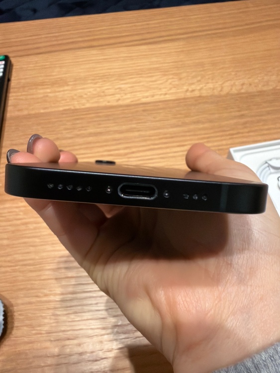 iPhone 16e 128GB docomo（スマホ）の商品画像 - 査定依頼日：2026年2月16日 - 最高査定価格：69,000円