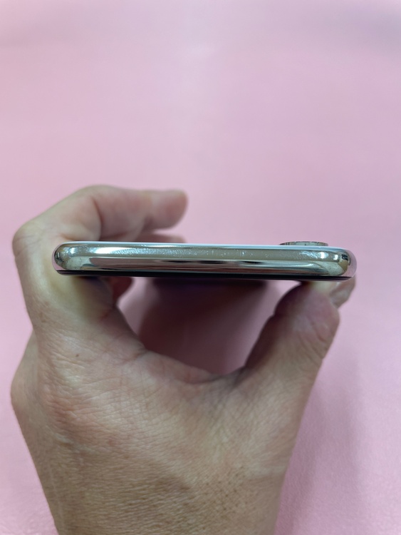 iPhoneX 256GB SIMフリー（スマホ）の商品画像 - 査定依頼日：2026年1月14日 - 最高査定価格：14,000円