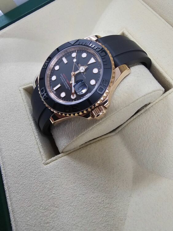 ヨットマスター40（高級時計）の商品画像 - 査定依頼日：2025年10月2日 - 最高査定価格：4,400,000円