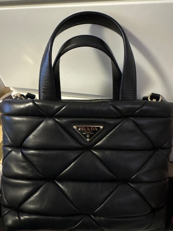 プラダ  （ブランドバッグ）の商品画像 - 査定依頼日：2026年1月31日 - 最高査定価格：150,000円