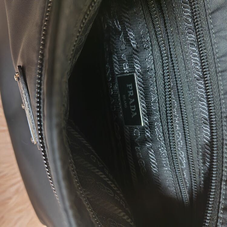 プラダ（ブランドバッグ）の商品画像 - 査定依頼日：2025年11月15日 - 最高査定価格：15,000円