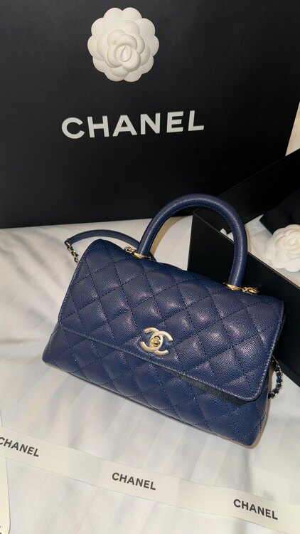 ココハンドル　24 XS ネイビー（ブランドバッグ）の商品画像 - 査定依頼日：2025年4月19日 - 最高査定価格：600,000円