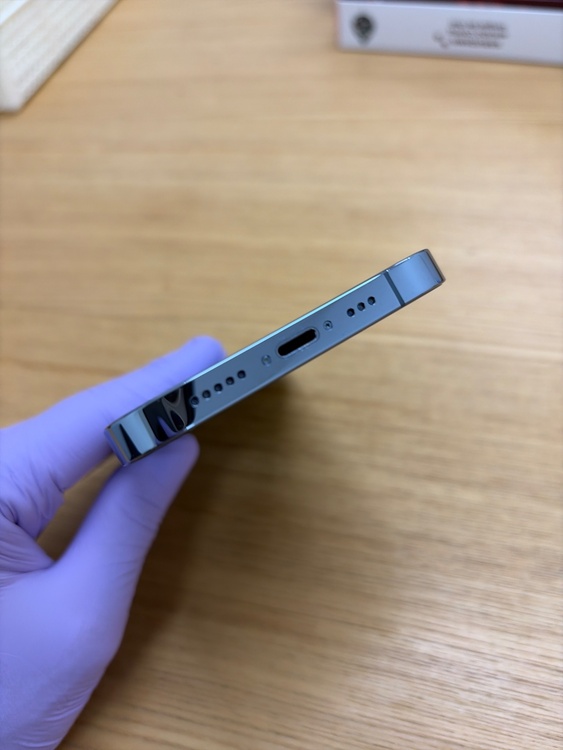 MLUU3J/A（スマホ）の商品画像 - 査定依頼日：2026年4月16日 - 最高査定価格：43,000円